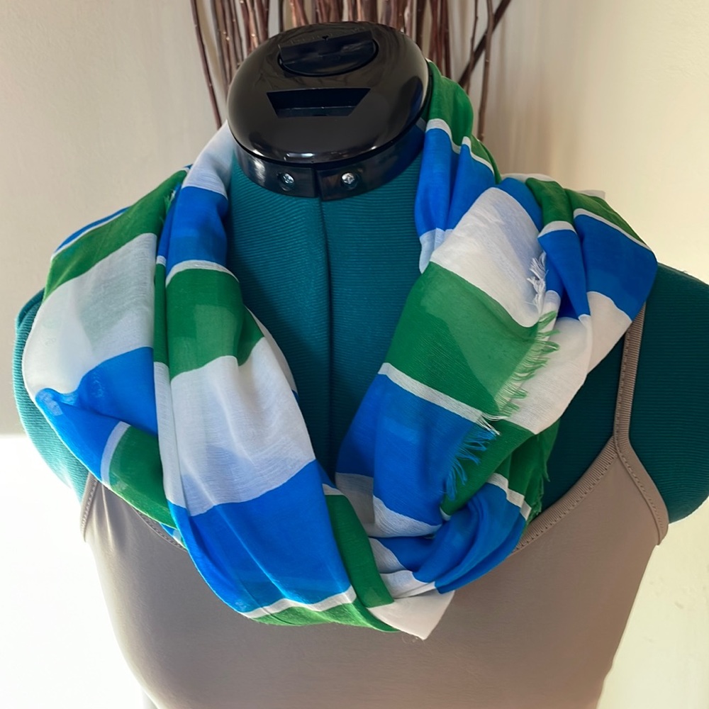 Women scarf